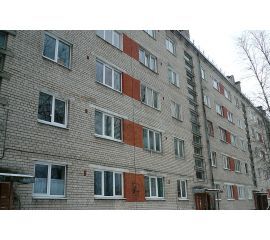 Logi Hruščova tipa māja (ķieģeļu)