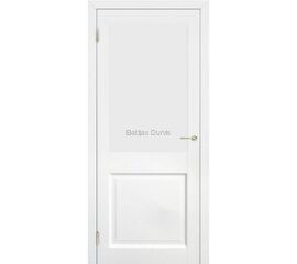 Priedes masīvkoka iekšdurvis LINDA ar gruntētu apdari un lielu stikla pildiņu durvju augšdaļā, sagatavotas individuālai krāsošanai vai apdarei.