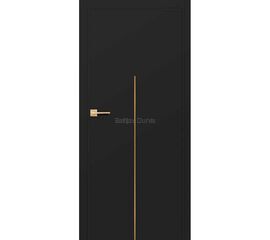 Melni matētas iekšdurvis LUX ar vertikālu zelta akcenta līniju durvju vidusdaļā. Durvis piemērotas modernam interjeram.