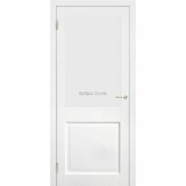 Priedes masīvkoka iekšdurvis LINDA ar gruntētu apdari un lielu stikla pildiņu durvju augšdaļā, sagatavotas individuālai krāsošanai vai apdarei.