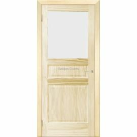 Priedes masīvkoka iekšdurvis PAULA ar gaiša koka apdari un stikla pildiņu durvju augšdaļā.