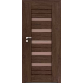 Iekšdurvis FOSCA DRE ar tumšu koka apdari un horizontāliem stikla akcentiem, kas piešķir telpai gaišumu.