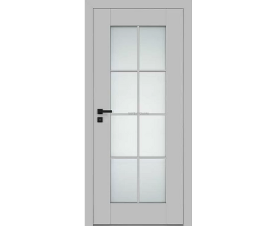 Durvis ESTRA DRE ar pelēku apdari un lieliem rūtotiem stikla laukumiem, kas rada gaišumu un plašuma sajūtu.