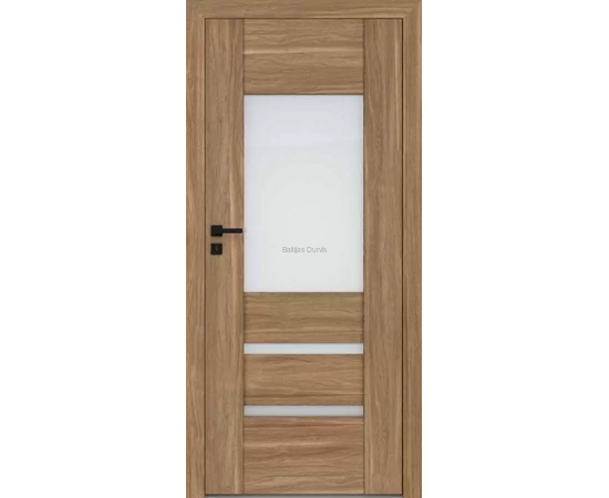 Durvis REVA DRE ar gaišu koka apdari un stikla elementiem, kas papildina telpu ar gaismu.