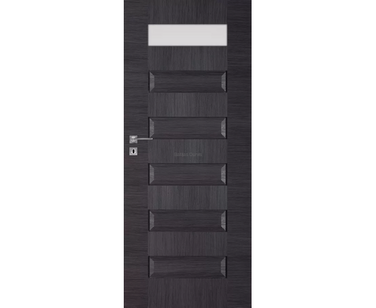 Tumšas durvis SCALA DRE ar horizontālu stikla paneļa akcentu durvju augšdaļā, radot izteiksmīgu izskatu.